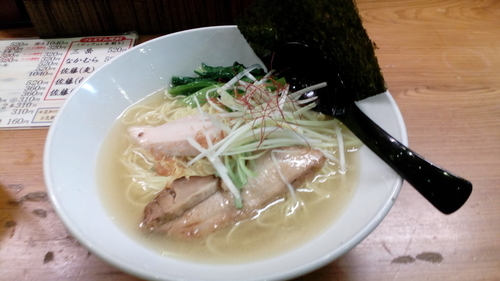 「純鶏ホタテ塩らーめん (830円）+大盛（100円）」@三代目麺処 「まるは」極 船橋店の写真