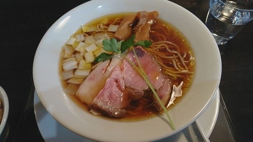 「醤油らぁめん」@KaneKitchen Noodlesの写真