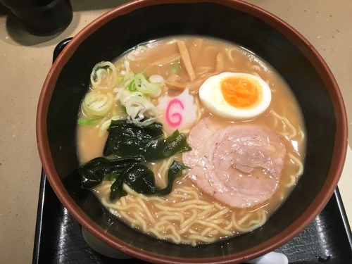 「煮干しラーメン／￥450」@名代 富士そば 秋津店の写真