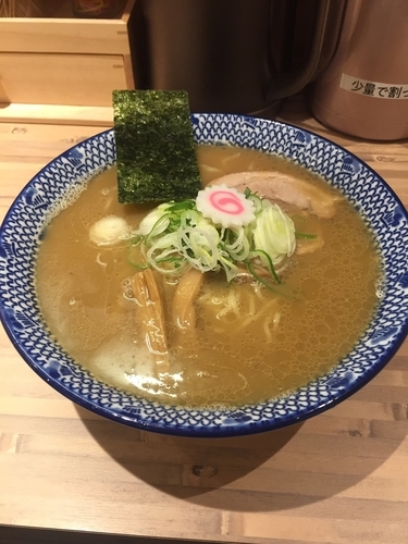 「にぼし中華そば」@麺 TOKITA 半蔵門店の写真