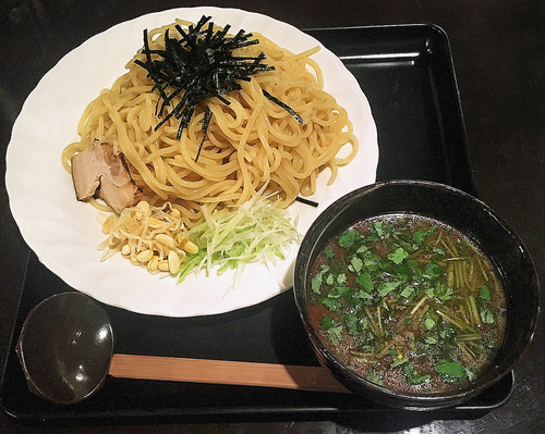 「つけ麺 (中・2玉 400g) 980円」@もちもちの木 新宿店の写真