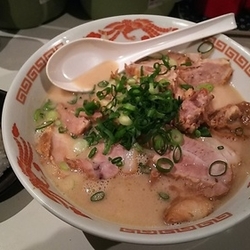 チャーシューパイタン＋おにぎり