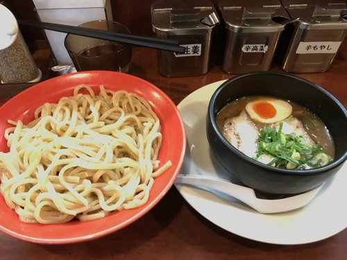 「つけ麺大盛り麺は」@豚骨ラーメン 龍吟軒 大山町店の写真