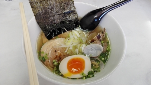 「鶏貝出汁塩ラーメン」@ラーメン 樂只の写真