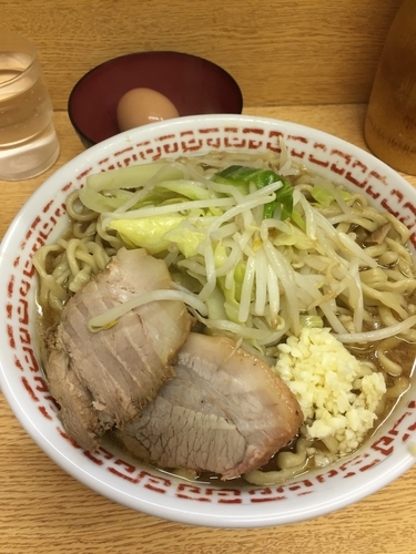 「小 ニンニク 野菜少なめ いい卵」@ラーメン二郎 環七新新代田店の写真