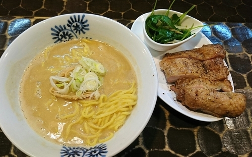 「【限定】浅野ジョニー:和風？洋風？な味噌ら～めん・・・ん？や」@特級鶏蕎麦 龍介の写真