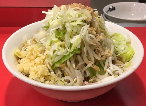 「ラーメン(ヤサイ、ニンニク、アブラ、ネギ) 720円」@豚ラーメン 板橋駅前店の写真