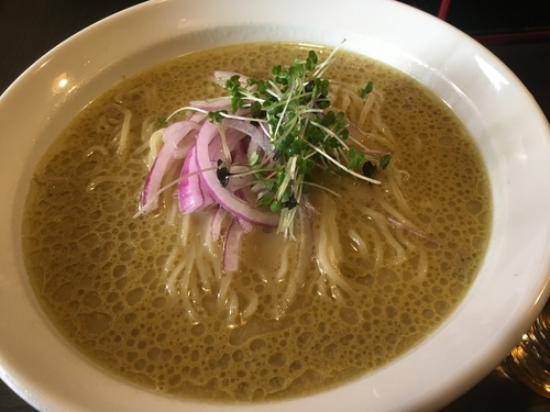 「冷や牡蠣」@灰汁中華 丿貫 福富町本店の写真