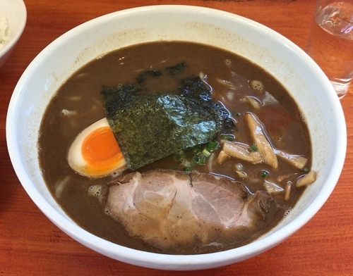 「濃厚魚介だしらーめん+半ライス(850円+150円)」@らあめん 美春 桜川店の写真