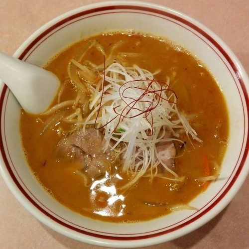 「辛いみそラーメン」@ラーメンまるいし 白石店の写真