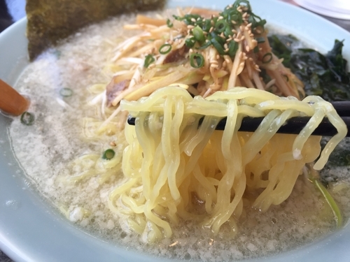 「ネギ塩ラーメン（中盛）」@ニューラーメンショップ 桶川店の写真