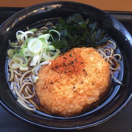 「コロッケ（￥410）」@名代 富士そば 三田店の写真