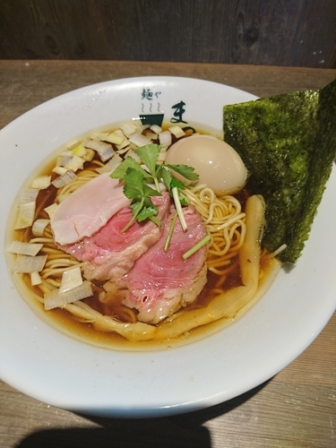 「中華そば 720円 味玉(ラーパス？)」@麺やまつ本の写真