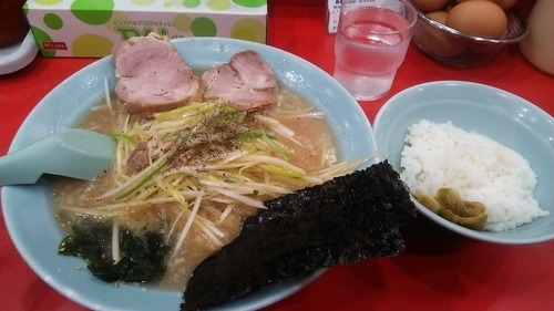 「かいざんラーメン 750円 ＋ 半ライス 100円」@かいざん 西船橋店の写真