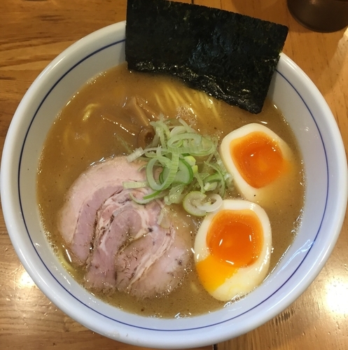 「味玉らーめん850円」@麺屋はし本の写真