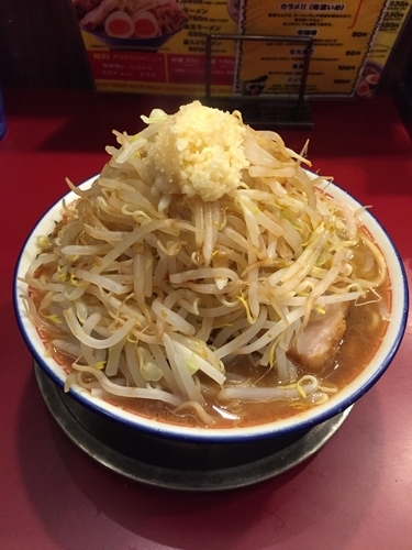 「ラーメン 中盛 830円」@ラーメン☆ビリーの写真