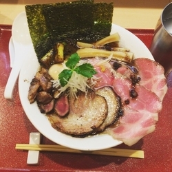 特製紀州鴨そば(数量限定とろけるイベリコ豚チャーシュー,二度漬け