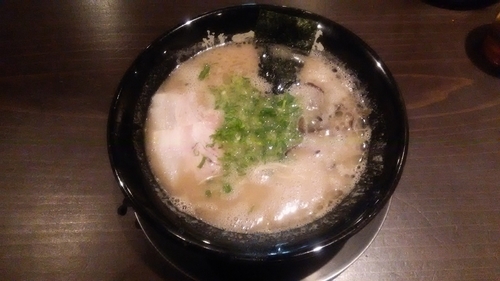 「ラーメン+替玉」@博多一瑞亭の写真