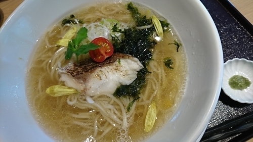 「うまい鯛塩らー麺」@うまい麺には福来たる 西中島店の写真