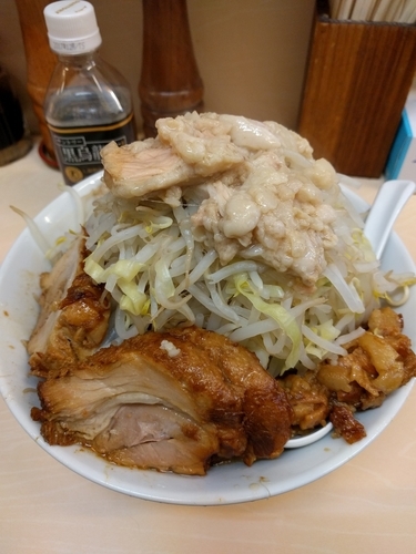 「ラーメン（ヤサイ、アブラ）」@自家製ラーメン 大者の写真