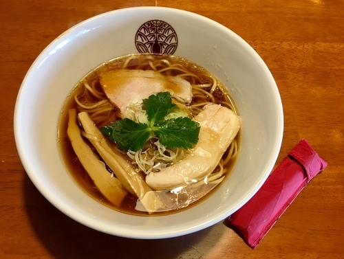 「鶏醤油らぁ麺」@らぁ麺とうひちの写真