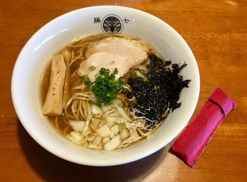 「煮干魚介らぁ麺」@らぁ麺とうひちの写真