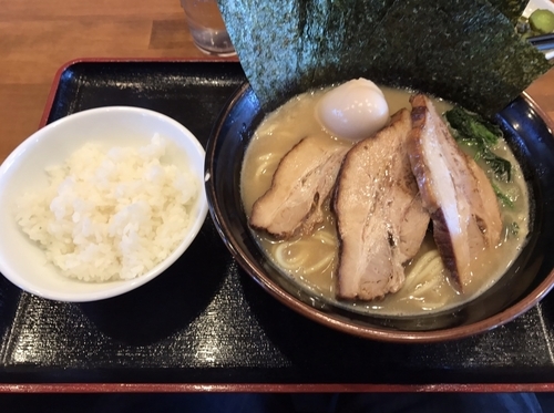 「わだい家ラーメン 並 家系醤油」@わだい家 総本舗の写真