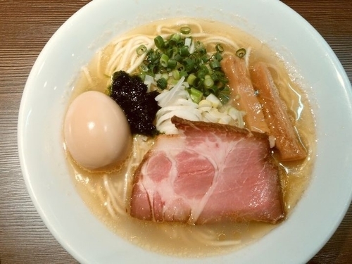 「伊勢海老塩ラーメン（中盛）＋味玉」@つけ麺 一燈の写真