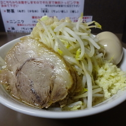 中ラーメン煮玉子