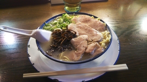 「らーめん（固め）+替え玉（バリカタ）」@博多ラーメン しばらく 日本橋店の写真