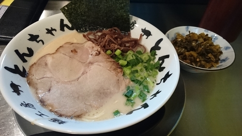 「とんちゃんらーめん＋辛子高菜 ￥ 650」@麺工房 とんちゃんの写真