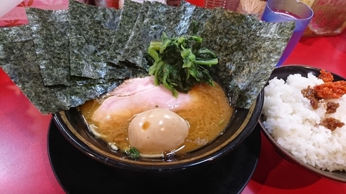 「ラーメン+のり+ライス」@家系ラーメン とらきち家の写真