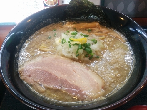 「背油濃厚煮干しラーメン」@煮干し中華そば つけ麺 海猫の写真