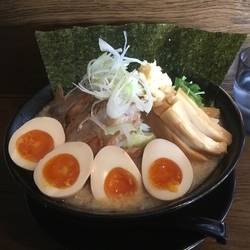 特製らぁ麺＋煮玉子（CP券）