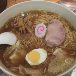 ワンタン麺
