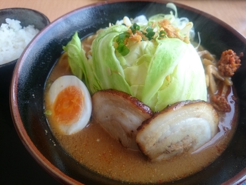 「味噌らーめん＋チャーシュー＋半ライス＝￥780」@寶永の写真