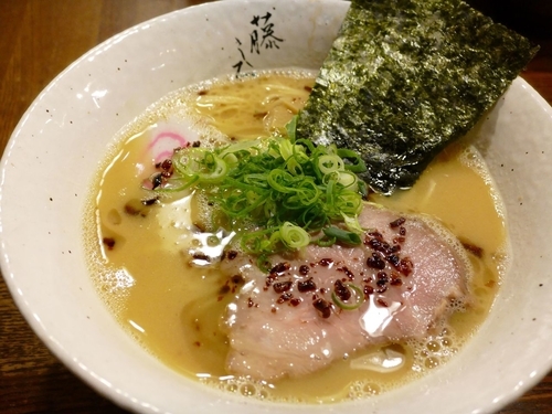 「濃厚鶏白湯ラーメン750円」@麺屋 藤しろ 目黒店の写真