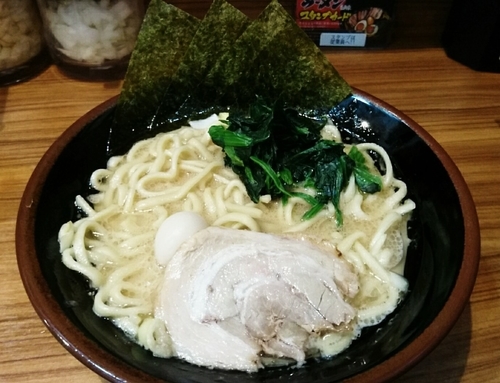 「醤油ラーメン  堅め濃い目」@横浜家系ラーメン 壱角家 関内本町店の写真