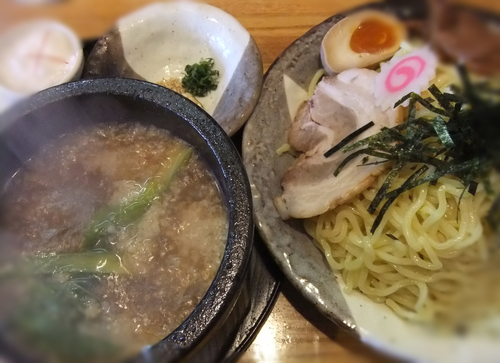 「石焼きつけ麺 黒」@らーめん岡崎 鶴ヶ島店の写真