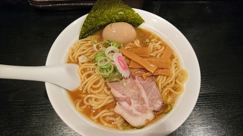 「らーめん、煮玉子」@大勝軒まるいち 赤羽店の写真