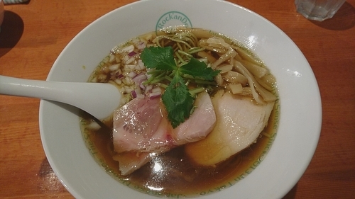 「醤油グリーン麺」@麺屋 六感堂 Rock'anDoの写真