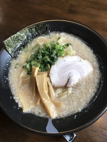 「とんこつラーメン➕大盛➕麺固め」@らーめんDINING すどらぁの写真