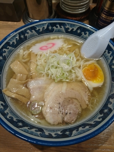 「しょうゆらーめん690円 (ラーパスで590円)」@手打ちらーめん 麺之介の写真