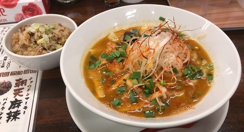 「朝天麻辣白湯麺(2辛)＋煮干し炊き込みごはん」@拉麺一匠 DEAD OR ALIVEの写真