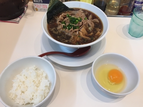 「肉そば(980円)+小ライス(100円)+生卵(70円)」@らぁ麺食堂 吉凛の写真