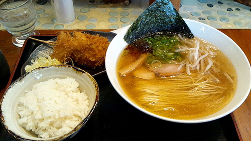 「平日限定『ランチBセット(￥972)』を「しおそば」指定」@麺や食堂 本店の写真