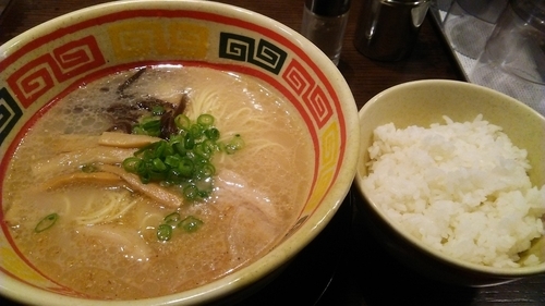 「九州じゃんがら 680円 ＋ ごはん120円」@東京じゃんがら ecute上野店の写真