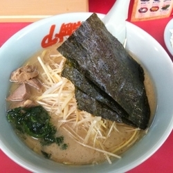 醤油ネギラーメン740円+半ライス110円