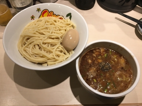 「黒つけ麺中盛【曜日限定】+味玉」@らーめんオハナ 戸塚店の写真