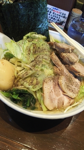 「あわせ野菜チャーシュー中盛り麺固め+味玉」@横浜家系ラーメン 中島家の写真